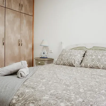 Casa Costas, Maretas *